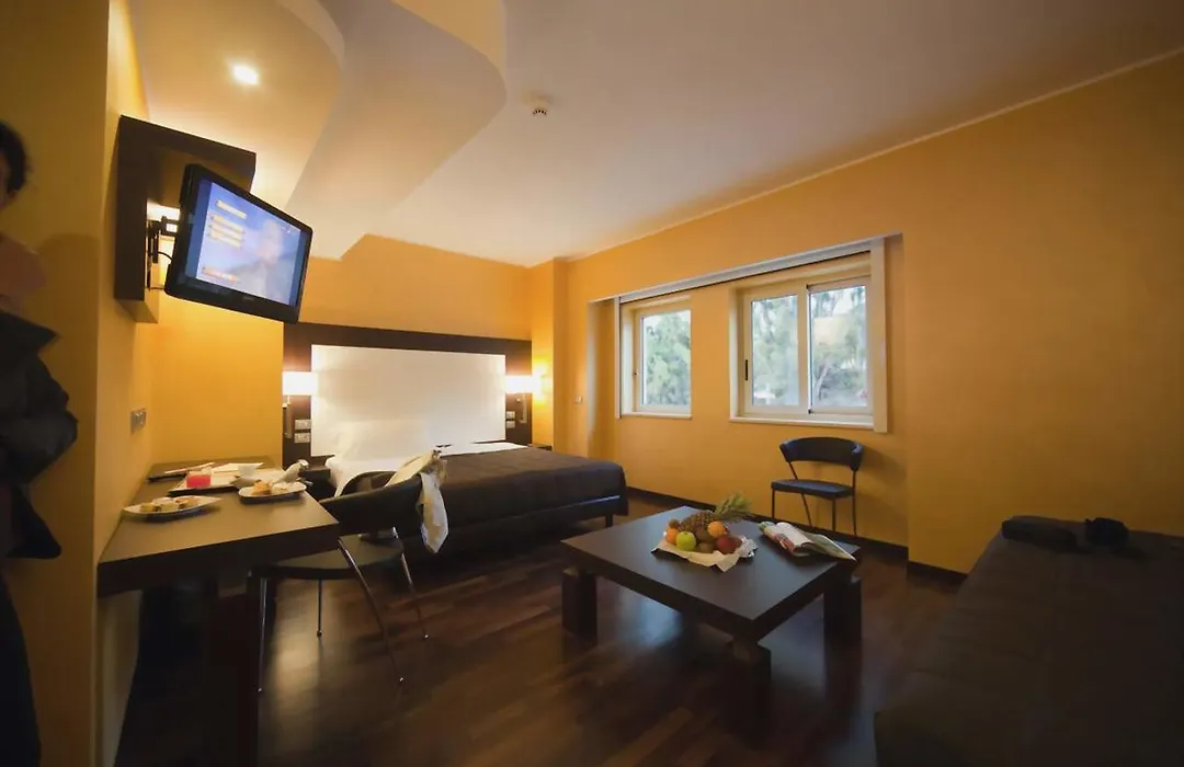 E' Hotel-1
